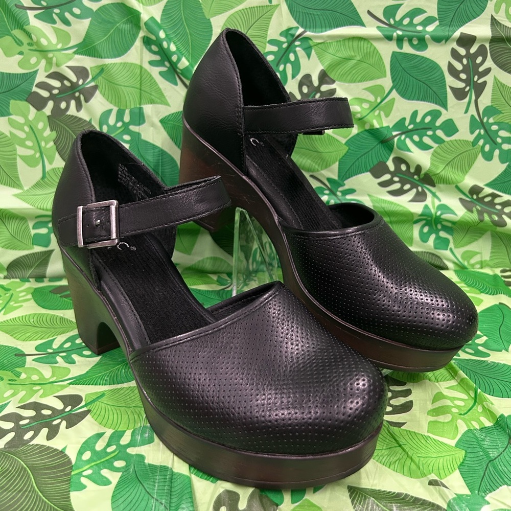 BOC Gia women's leather Mary Jane clogs, size 10